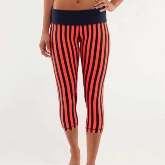 Lululemon Micro Macro Wunder Under Crop Size 4 - Picture 1 of 4